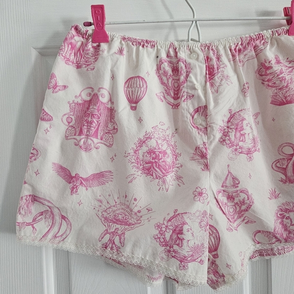 NWOT Katie Kime X Wicked:For Good Graphic Lounge Shorts - Picture 4 of 12